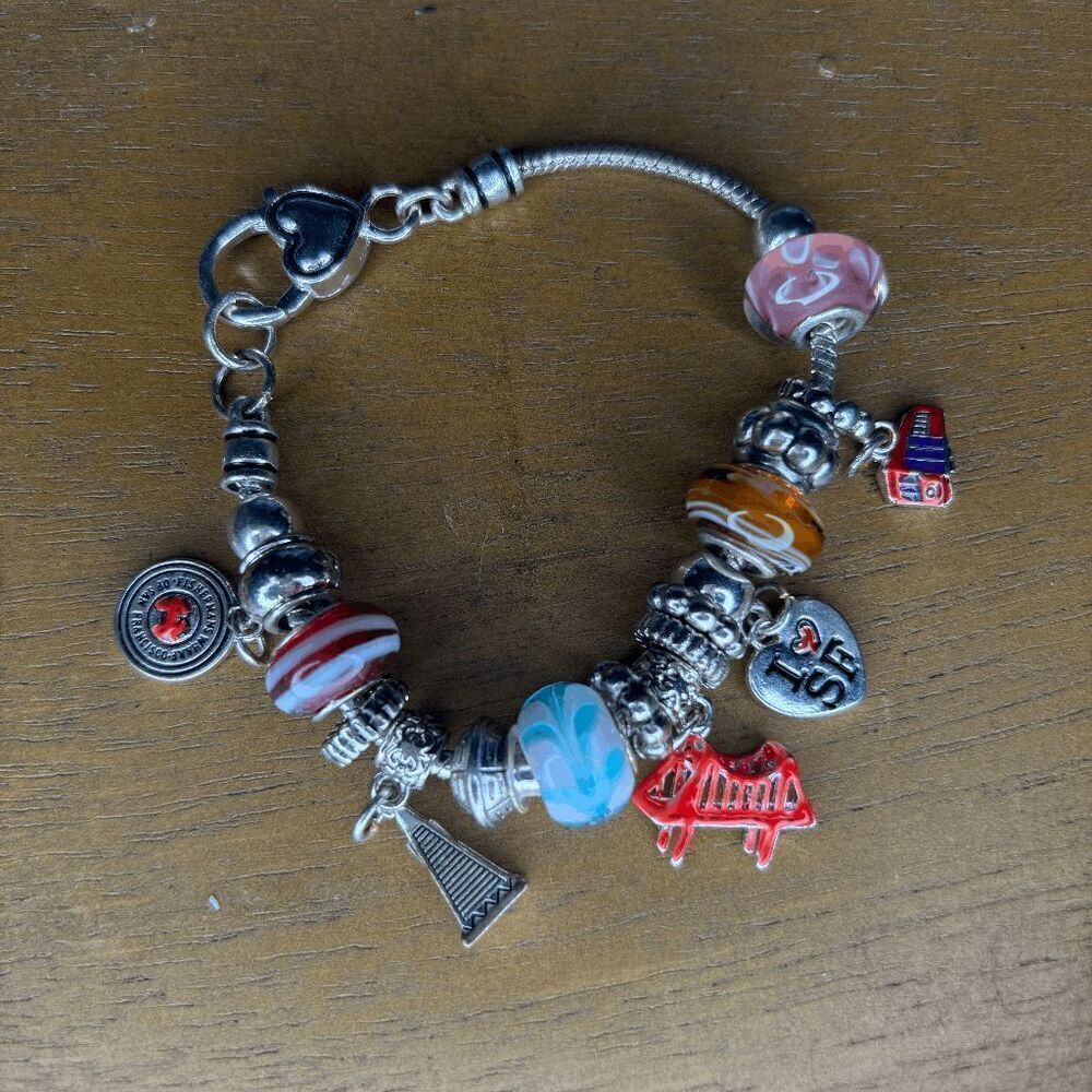 San Fransisco Travel Charm Bracelet Preowned Bridge Metallic Silver Heart clasp